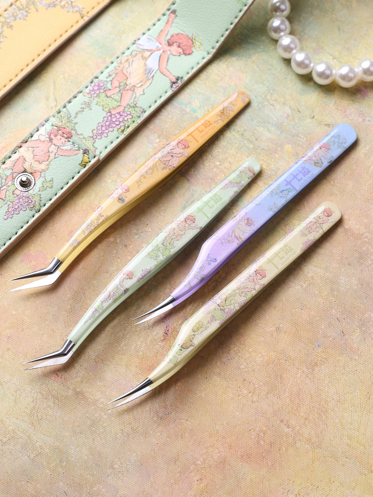 Seventeen Angel Resin